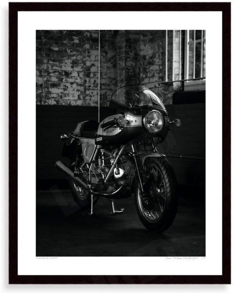 Ducati 900 Desmo SS S (380mm x 297) / Black Wood Frame (Printed on Fine Art Paper) / No Mount