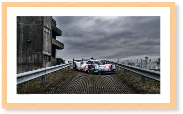 Porsche 919 Hybrid (front three-quarter view) S (247 x 420 mm) / Wood Frame (Printed on Fine Art Paper) / No Mount