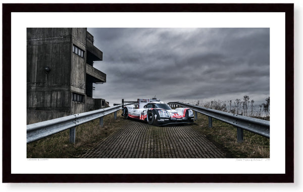Porsche 919 Hybrid (front three-quarter view) S (247 x 420 mm) / Black Wood Frame (Printed on Fine Art Paper) / No Mount