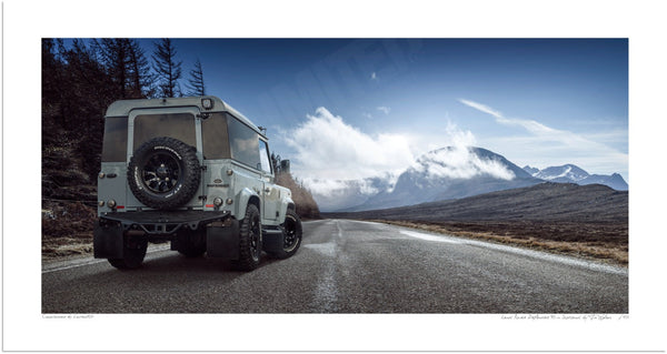 Land Rover Defender 90 in Scotland S (420mm x 222) / Print-Only (Fine Art Paper) / No Mount