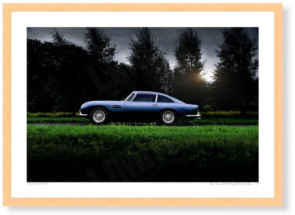 Aston Martin DB5 side profile A3 (297 x 420 mm / 11.7 x 16.5 in) / Wood Frame (Printed on Fine Art Paper) / No Mount